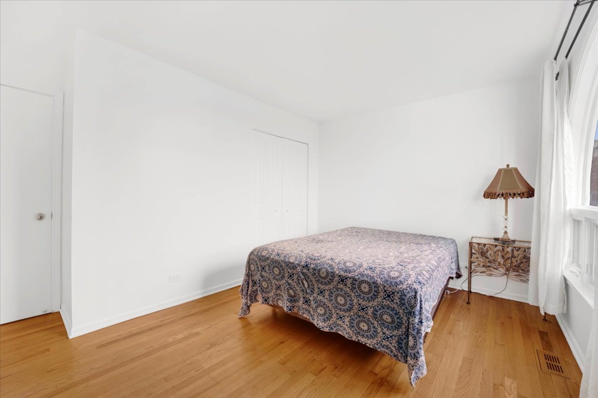 1315 S Plymouth Court Unit: J