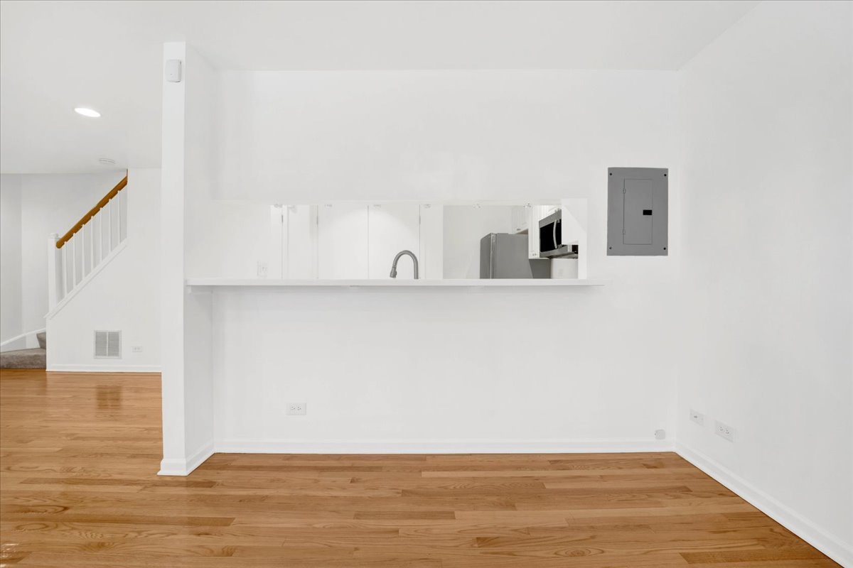 1315 S Plymouth Court Unit: J