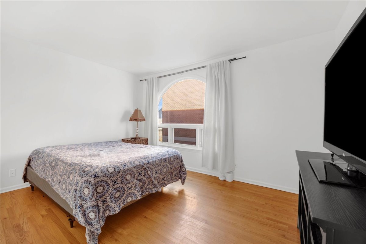 1315 S Plymouth Court Unit: J