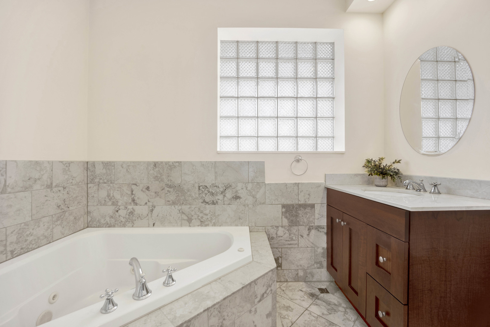 1131 W Grace Street Unit: 2