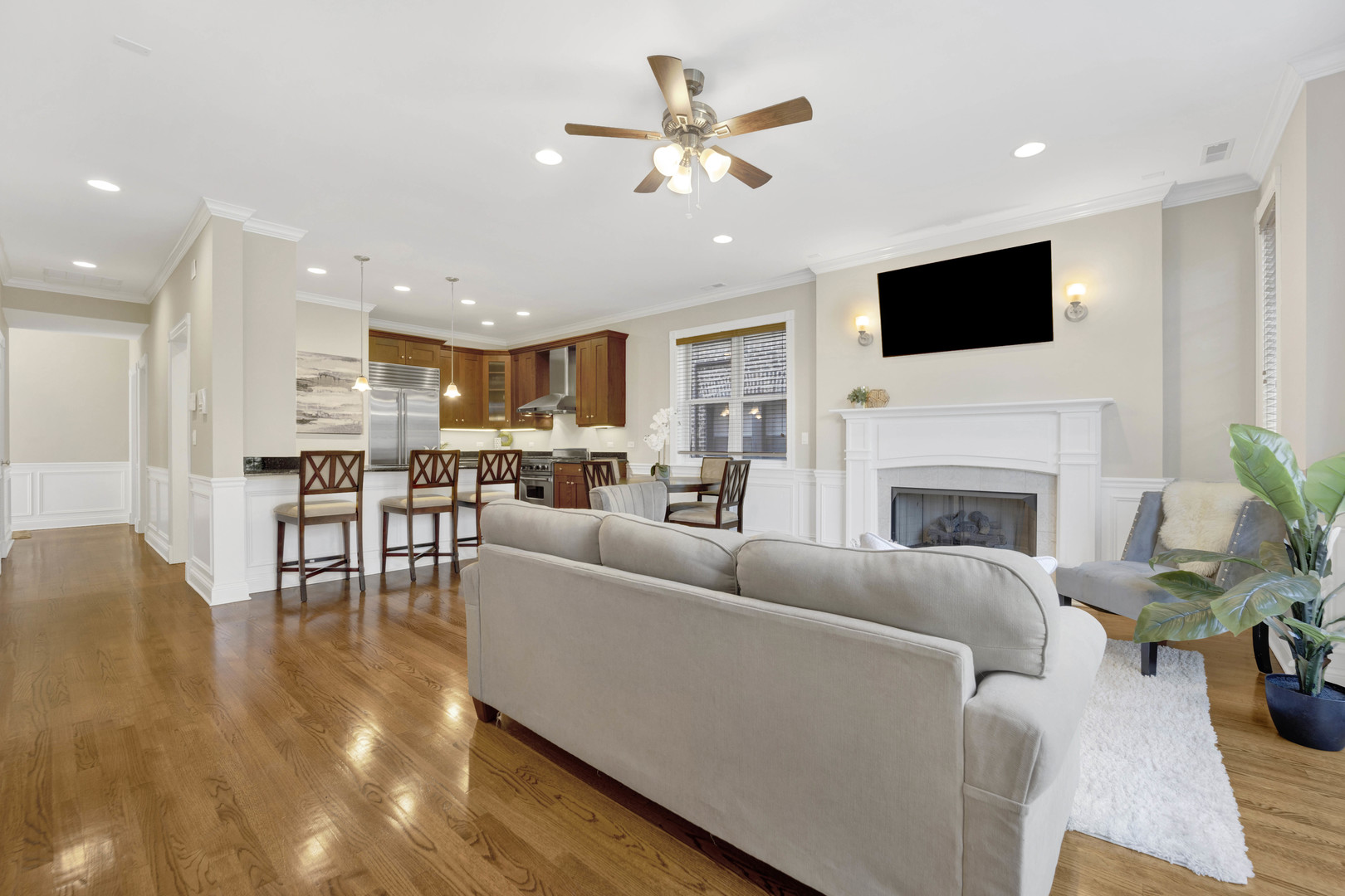1131 W Grace Street Unit: 2