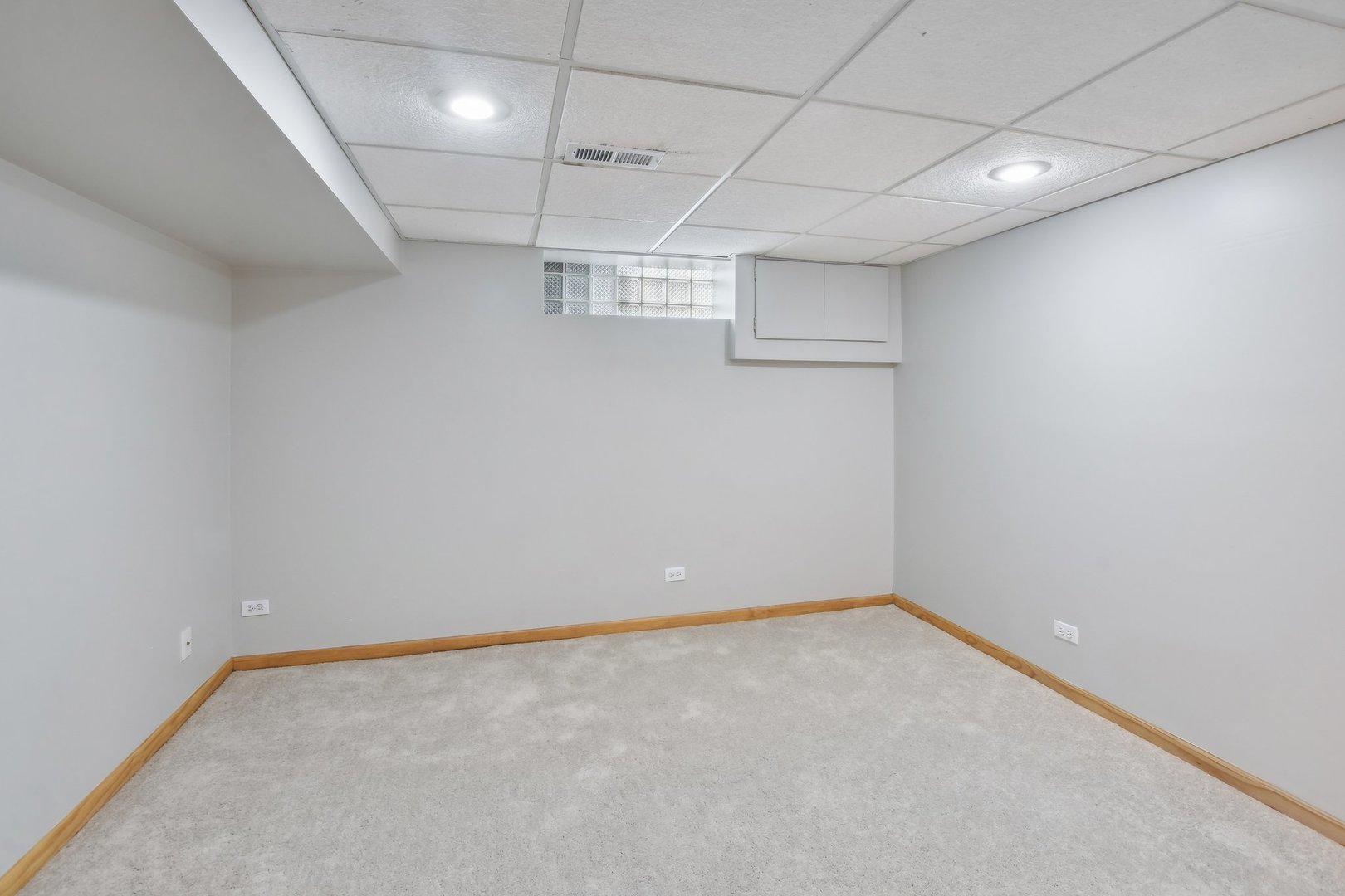 8553 W Saint Joseph Avenue