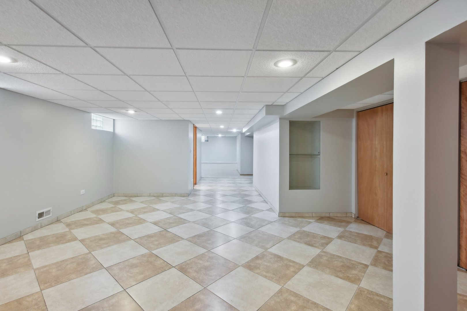 8553 W Saint Joseph Avenue