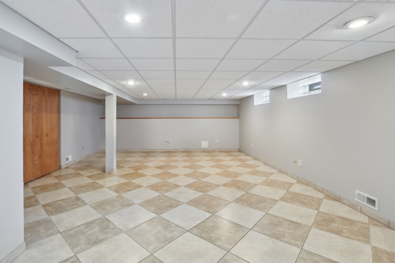 8553 W Saint Joseph Avenue