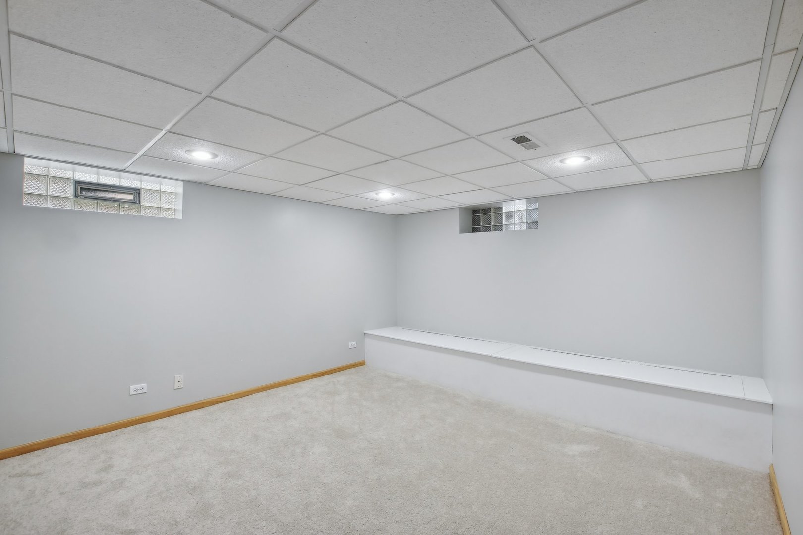 8553 W Saint Joseph Avenue