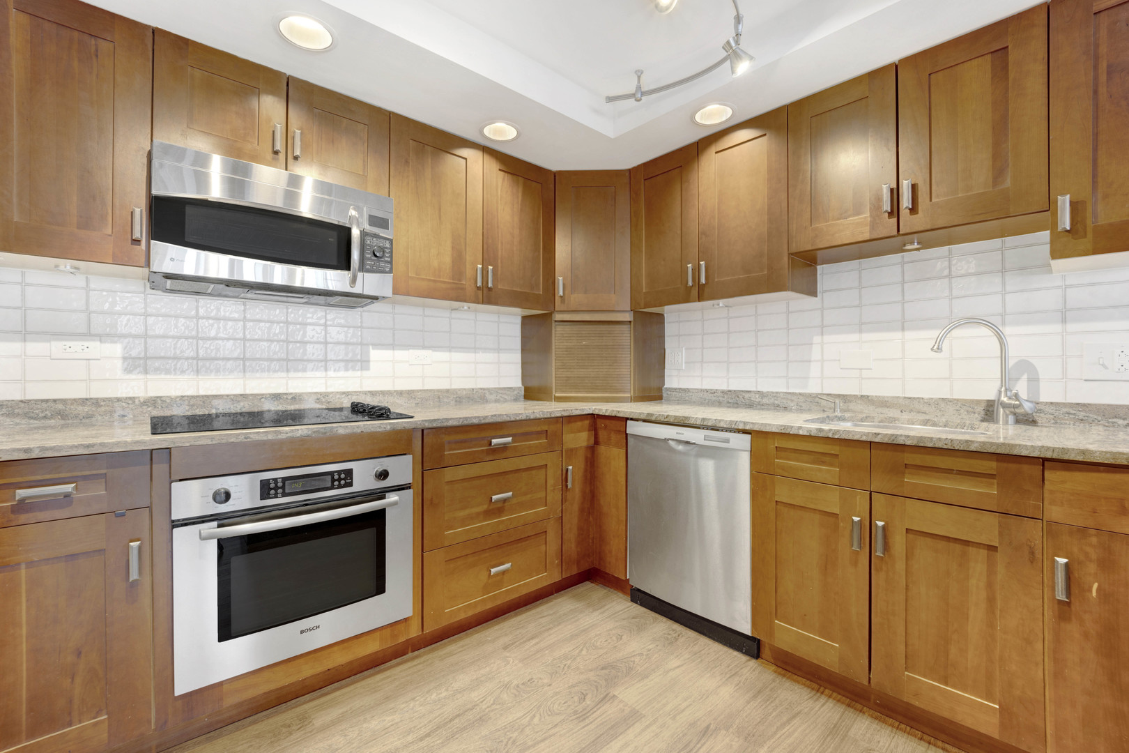 155 N Harbor Drive Unit: 2106-07