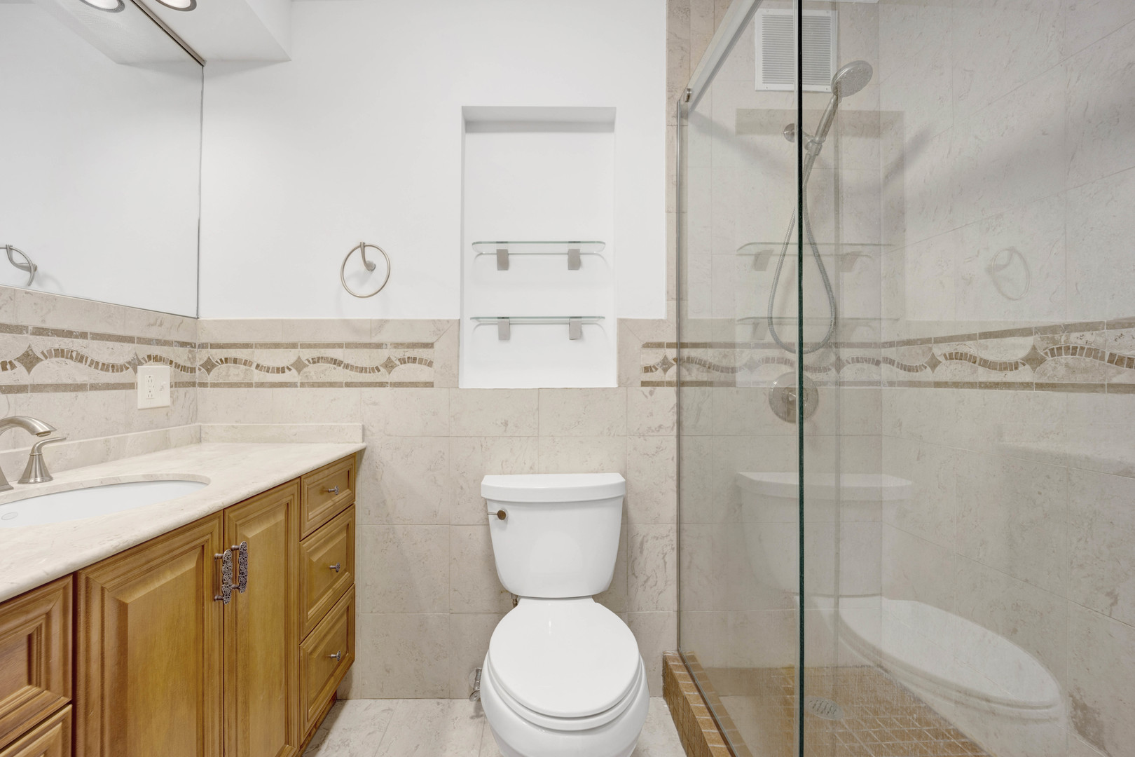 155 N Harbor Drive Unit: 2106-07