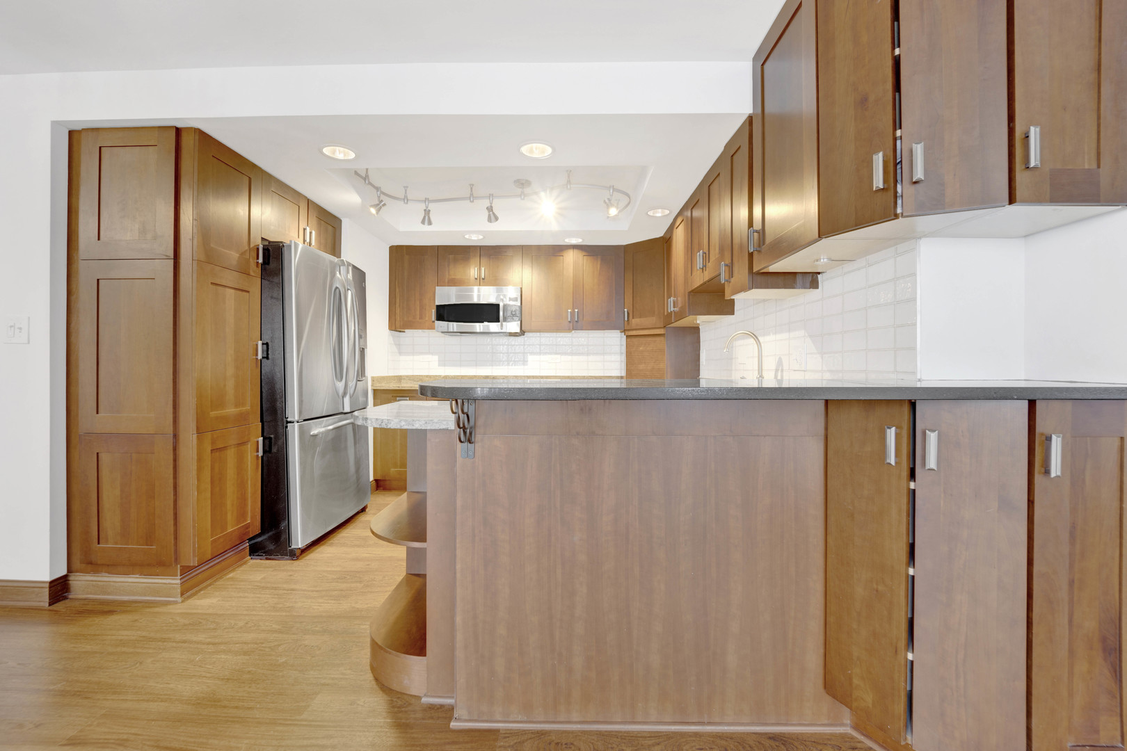 155 N Harbor Drive Unit: 2106-07