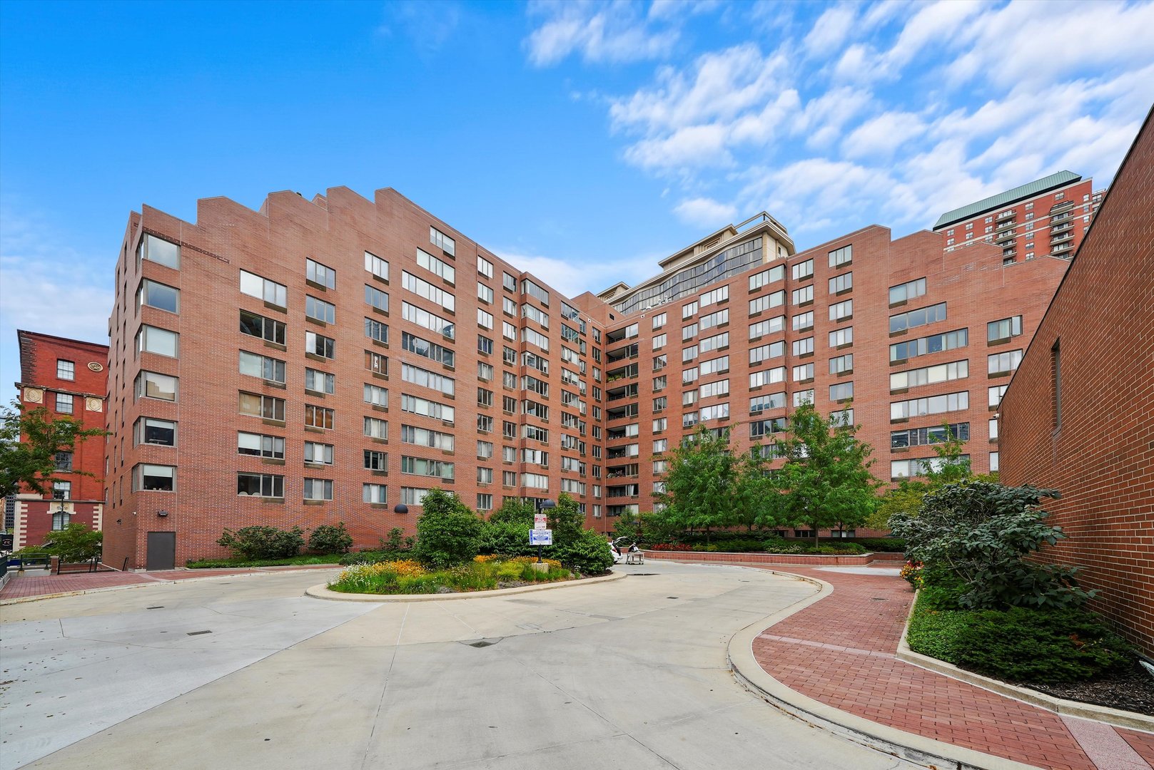 801 S Plymouth Court Unit: 807