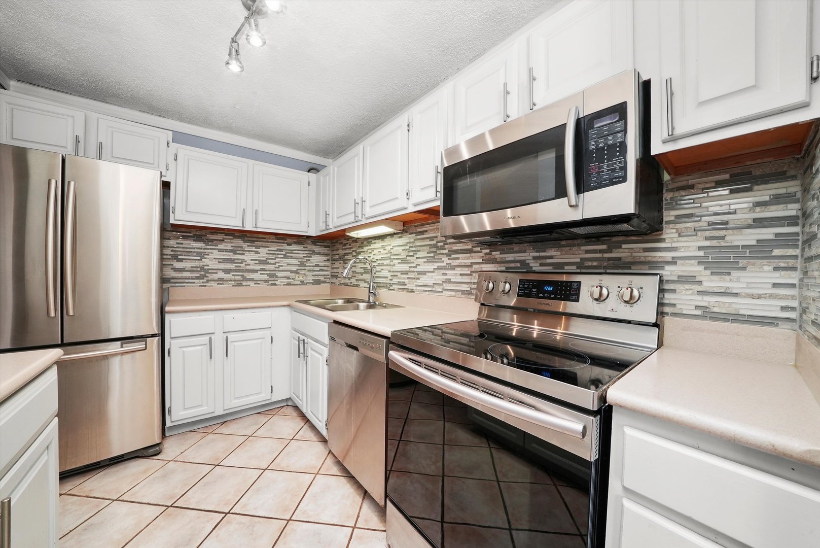 801 S Plymouth Court Unit: 807