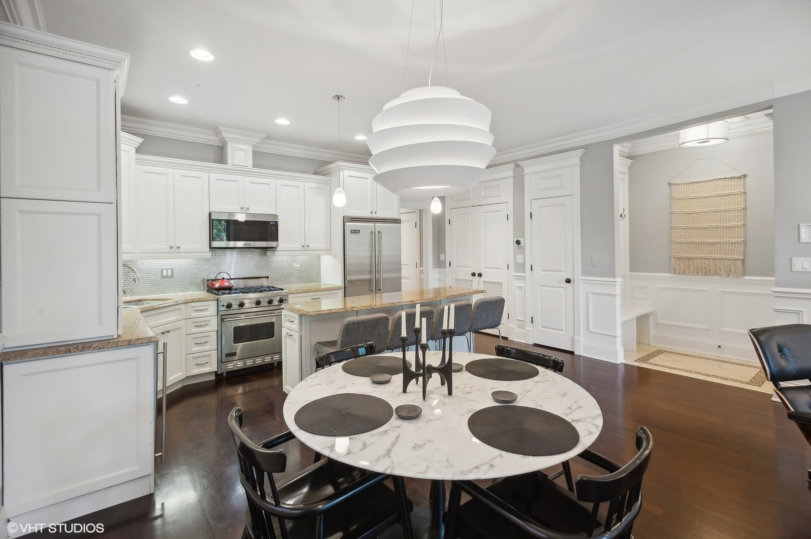 5254 N ASHLAND Avenue Unit: 2S