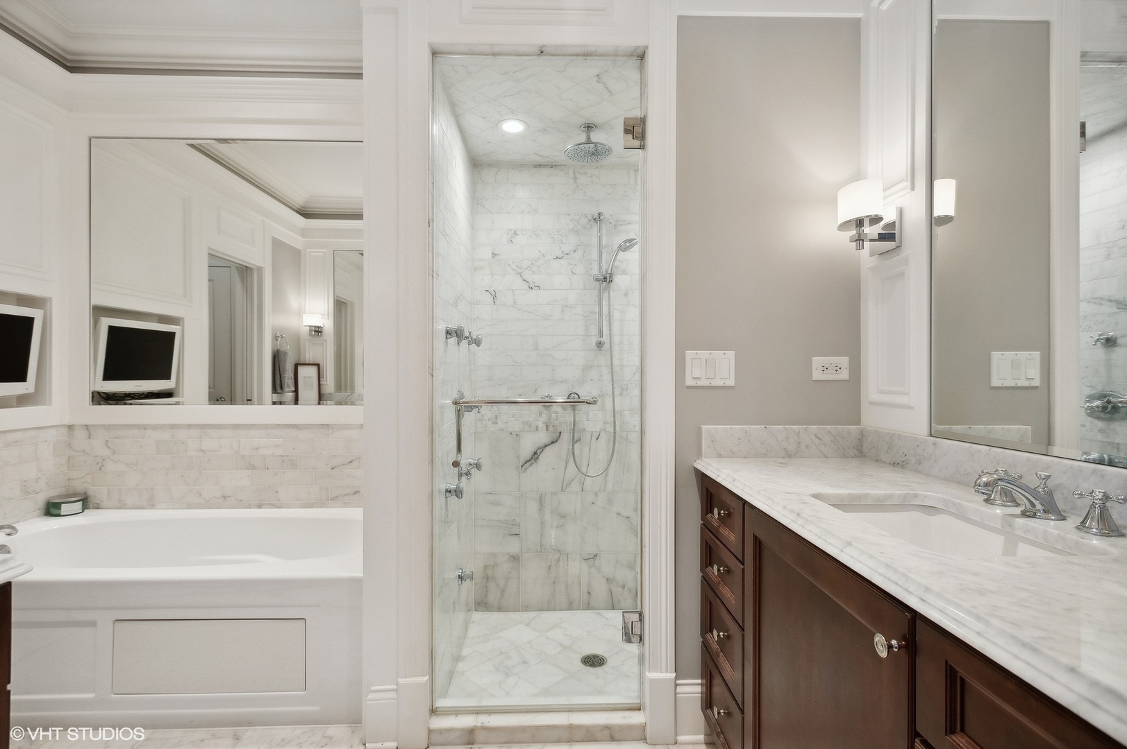 5254 N ASHLAND Avenue Unit: 2S