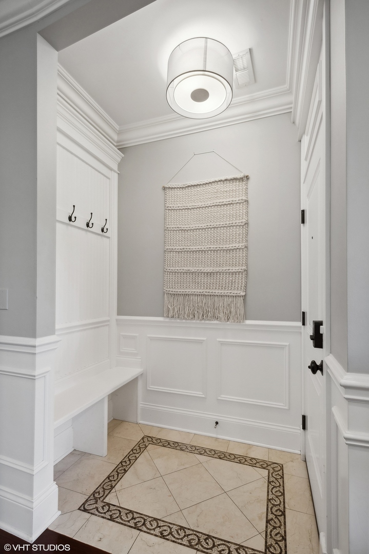 5254 N ASHLAND Avenue Unit: 2S
