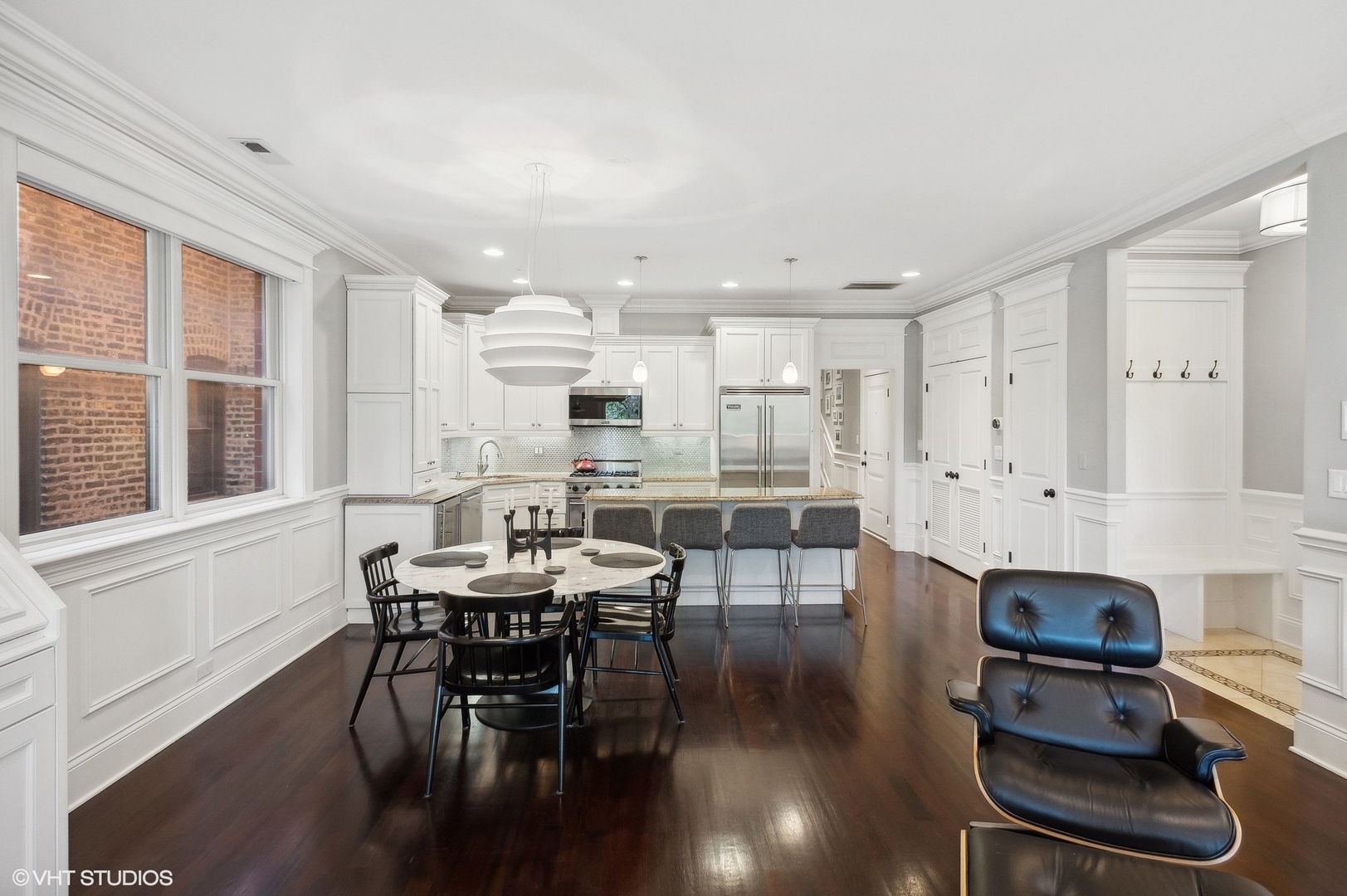5254 N ASHLAND Avenue Unit: 2S