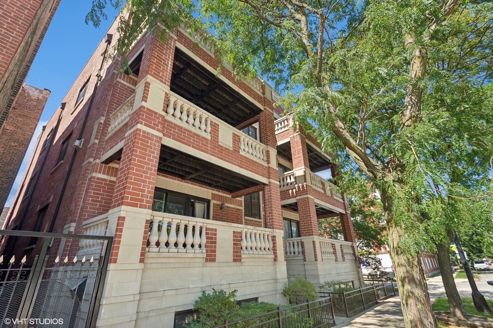 5254 N ASHLAND Avenue Unit: 2S