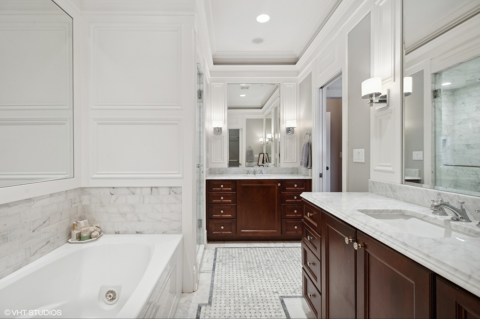 5254 N ASHLAND Avenue Unit: 2S
