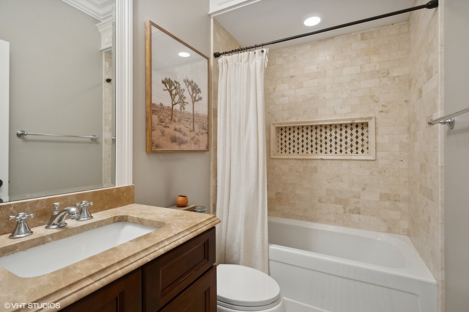 5254 N ASHLAND Avenue Unit: 2S