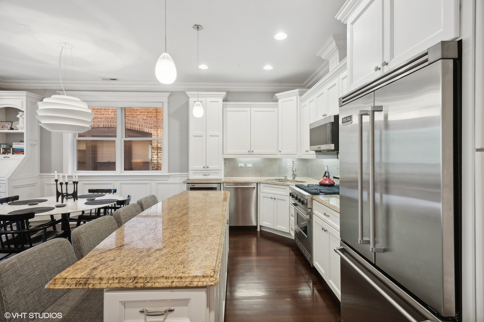 5254 N ASHLAND Avenue Unit: 2S