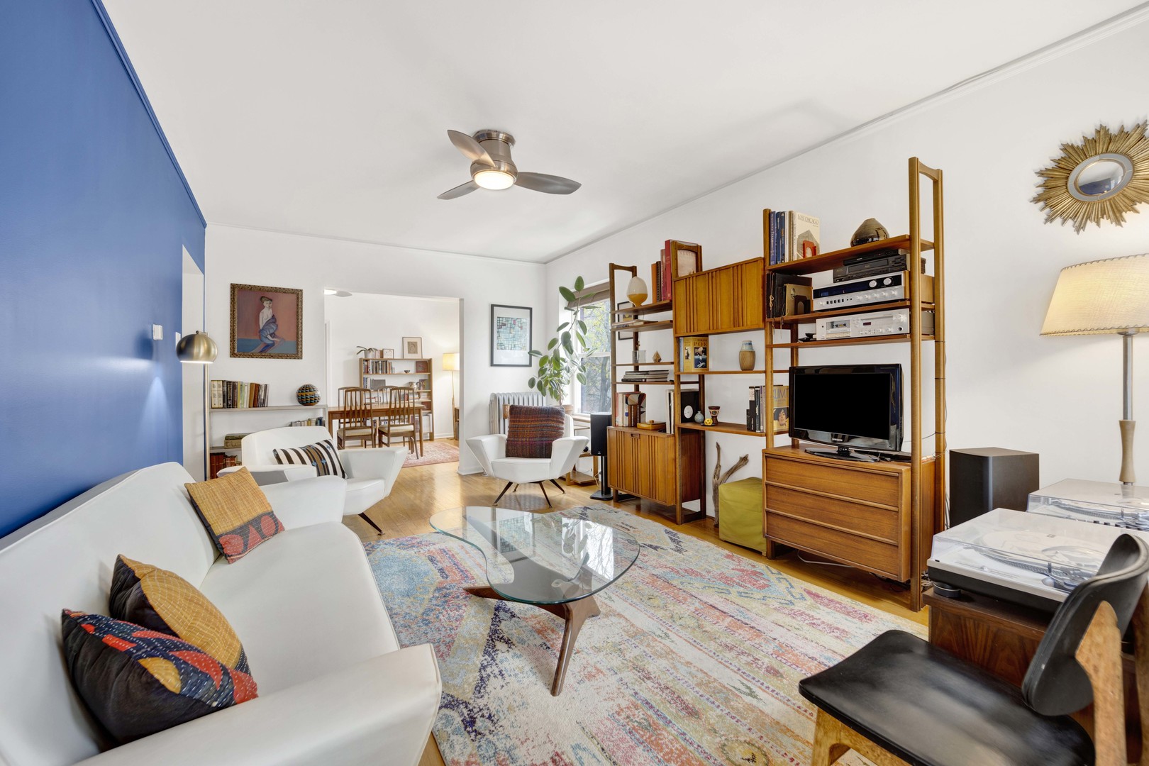 4856 N OAKLEY Avenue Unit: 3