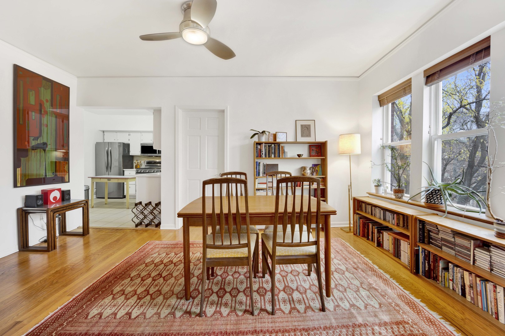 4856 N OAKLEY Avenue Unit: 3