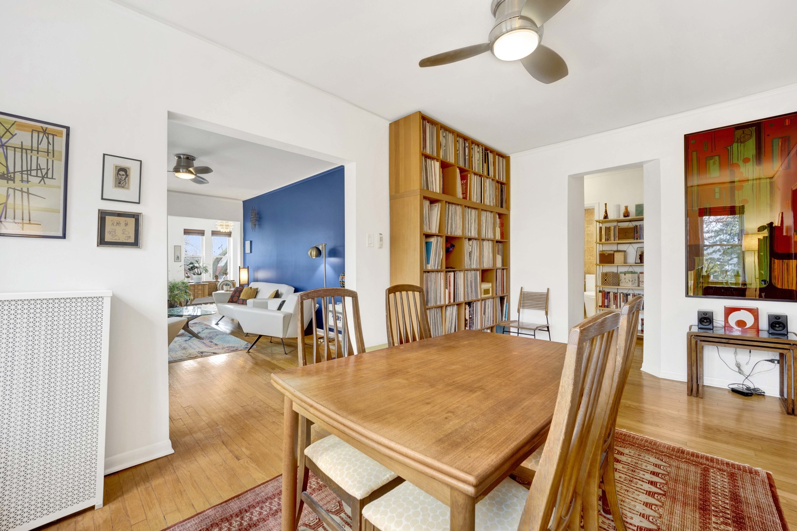 4856 N OAKLEY Avenue Unit: 3