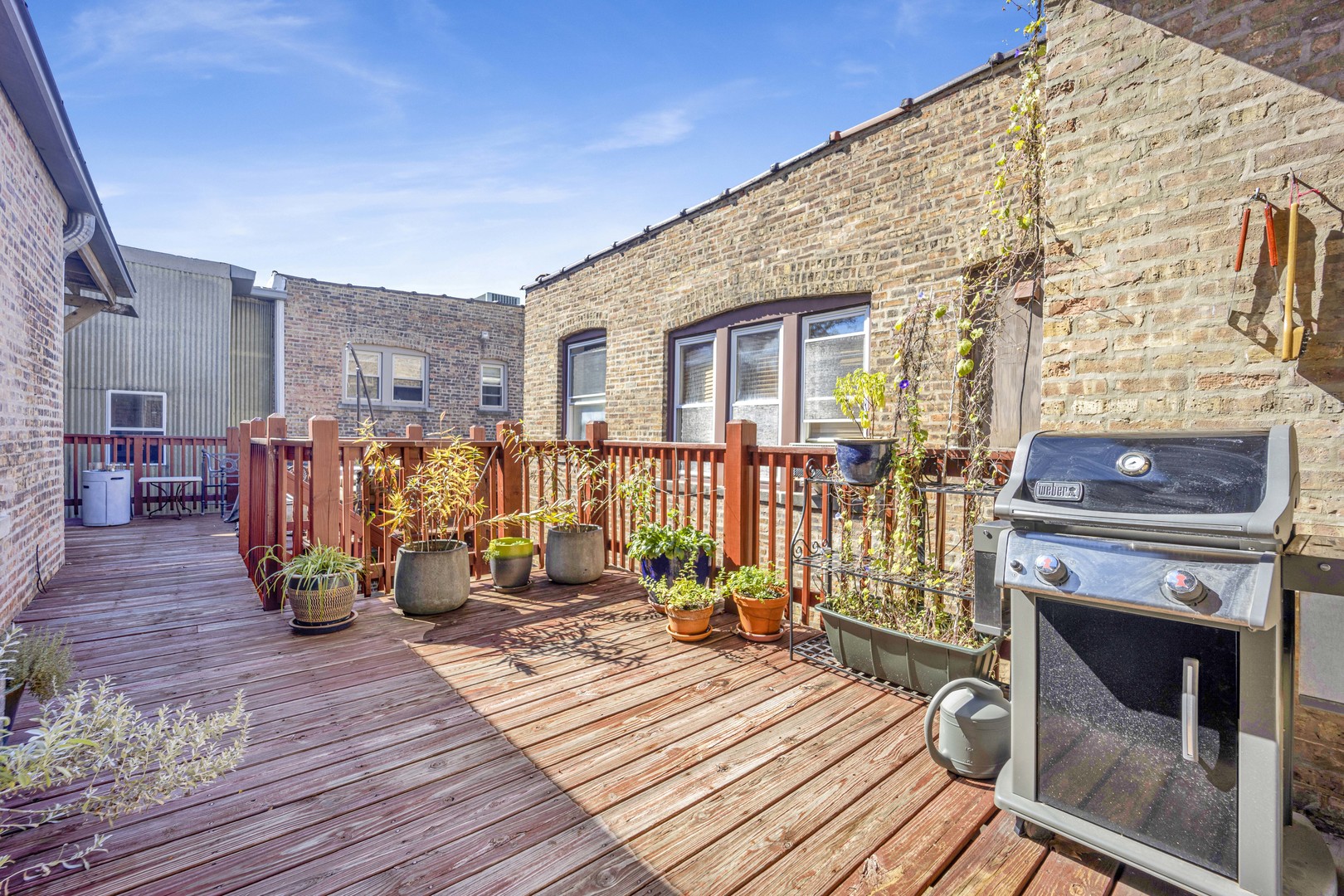 4856 N OAKLEY Avenue Unit: 3