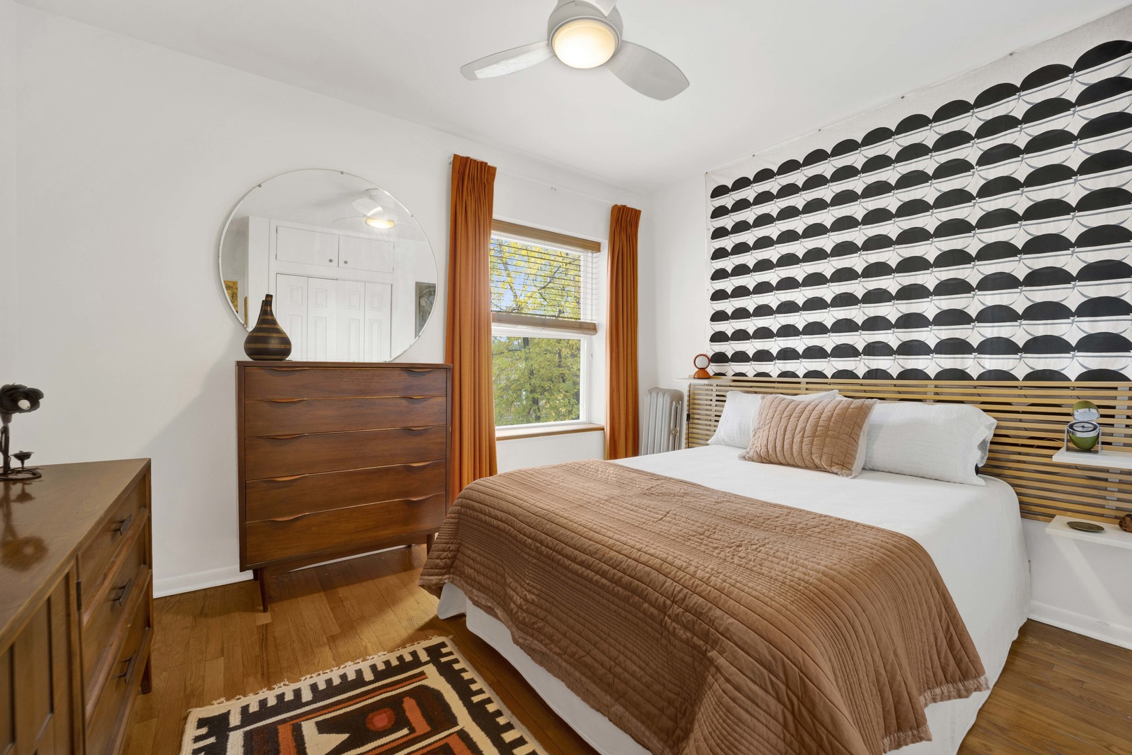 4856 N OAKLEY Avenue Unit: 3
