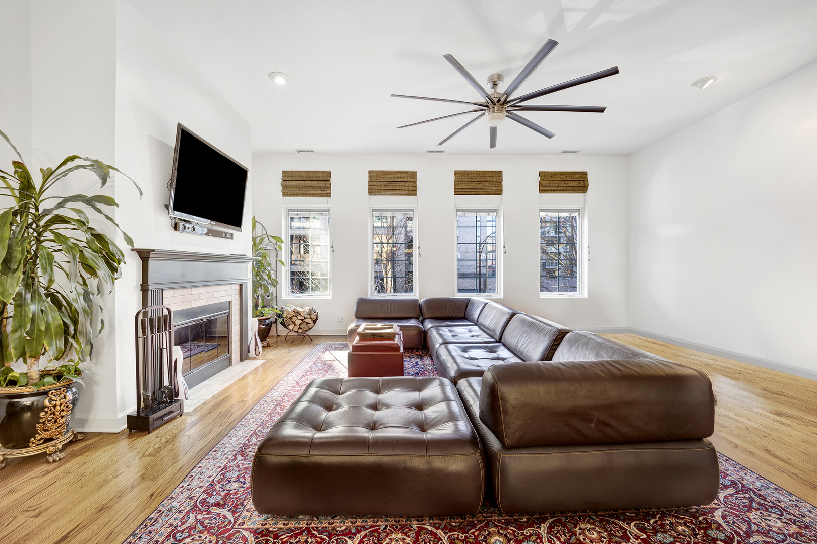 352 W Huron Street Unit: B