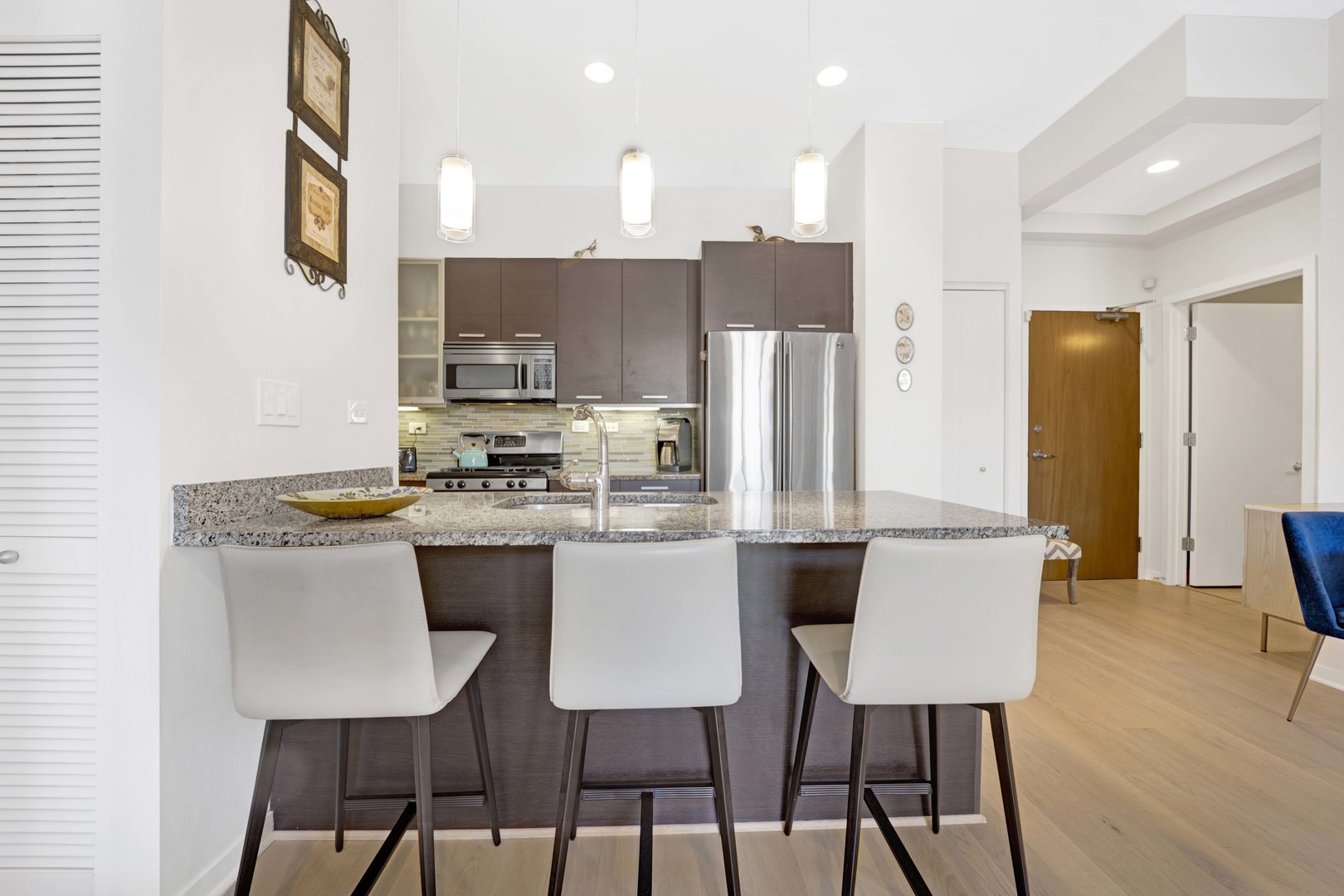 1550 W Cornelia Avenue Unit: 206