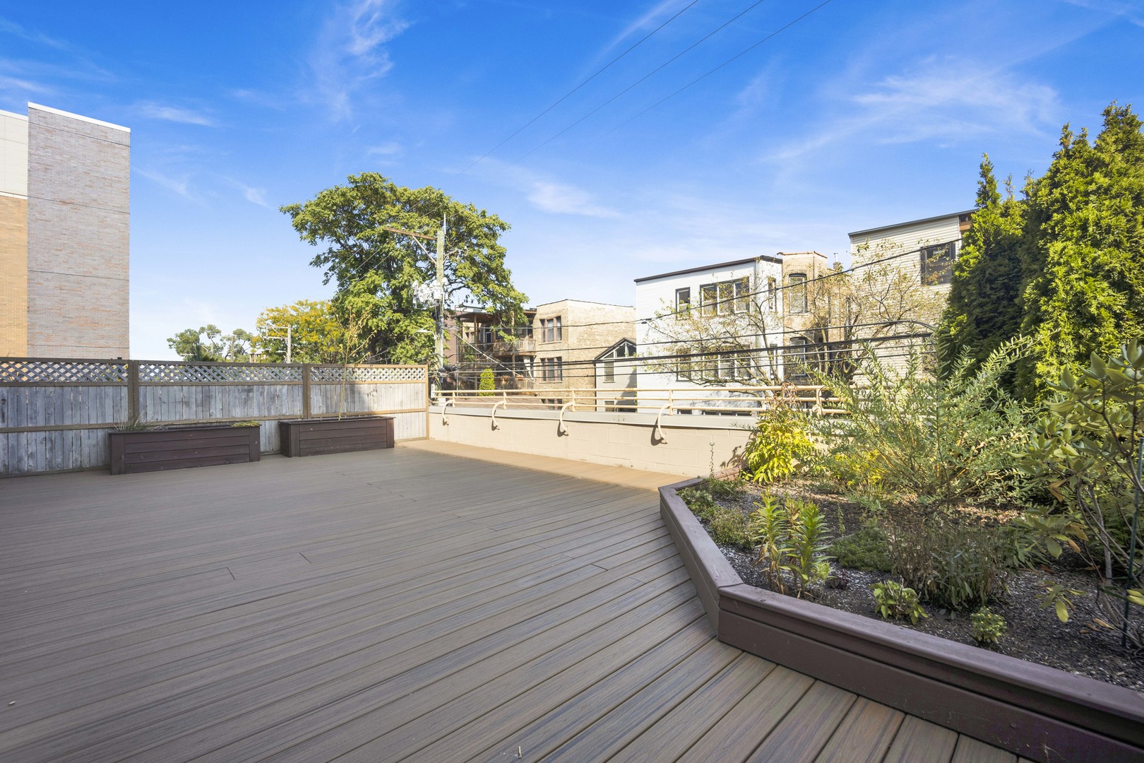 1550 W Cornelia Avenue Unit: 206