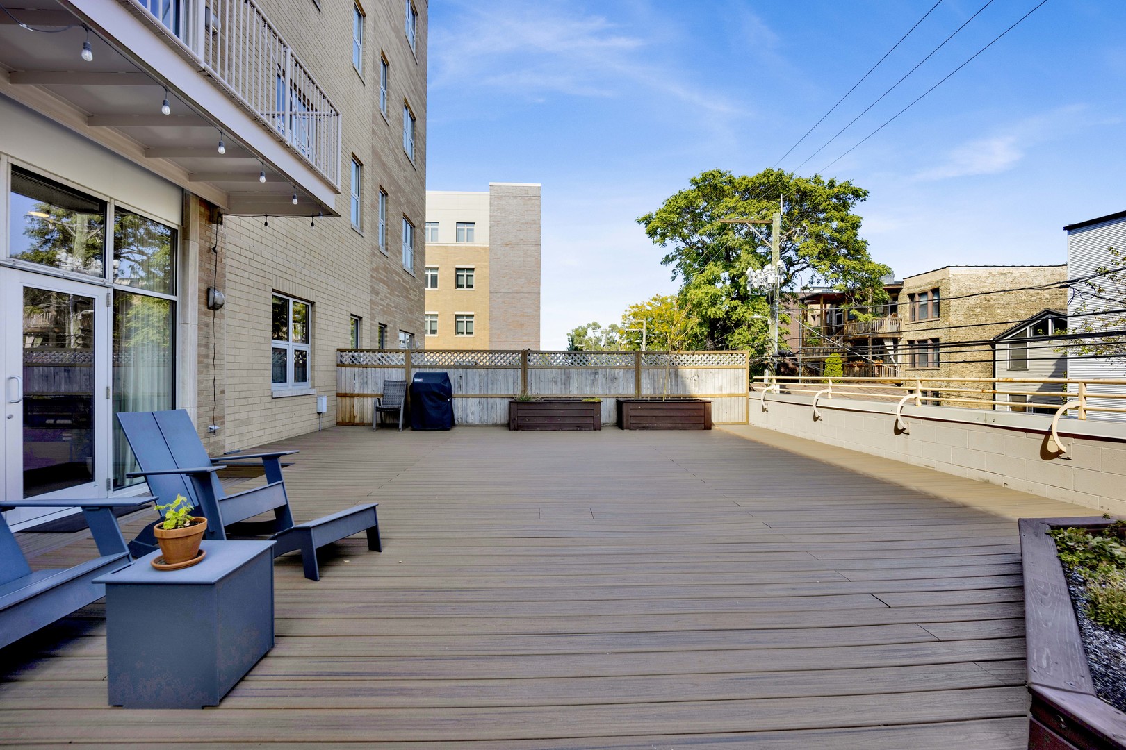 1550 W Cornelia Avenue Unit: 206