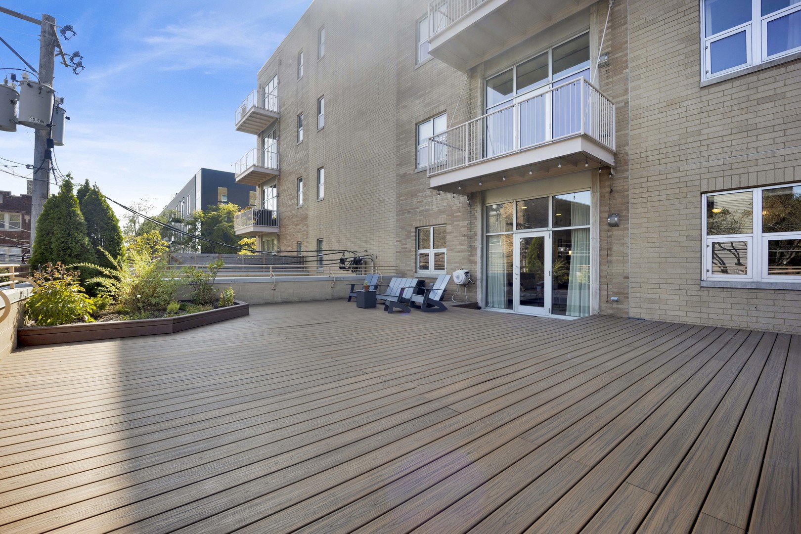 1550 W Cornelia Avenue Unit: 206