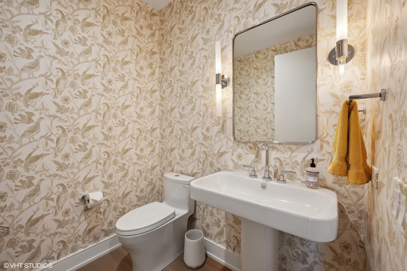 1550 N Clark Street Unit: 704