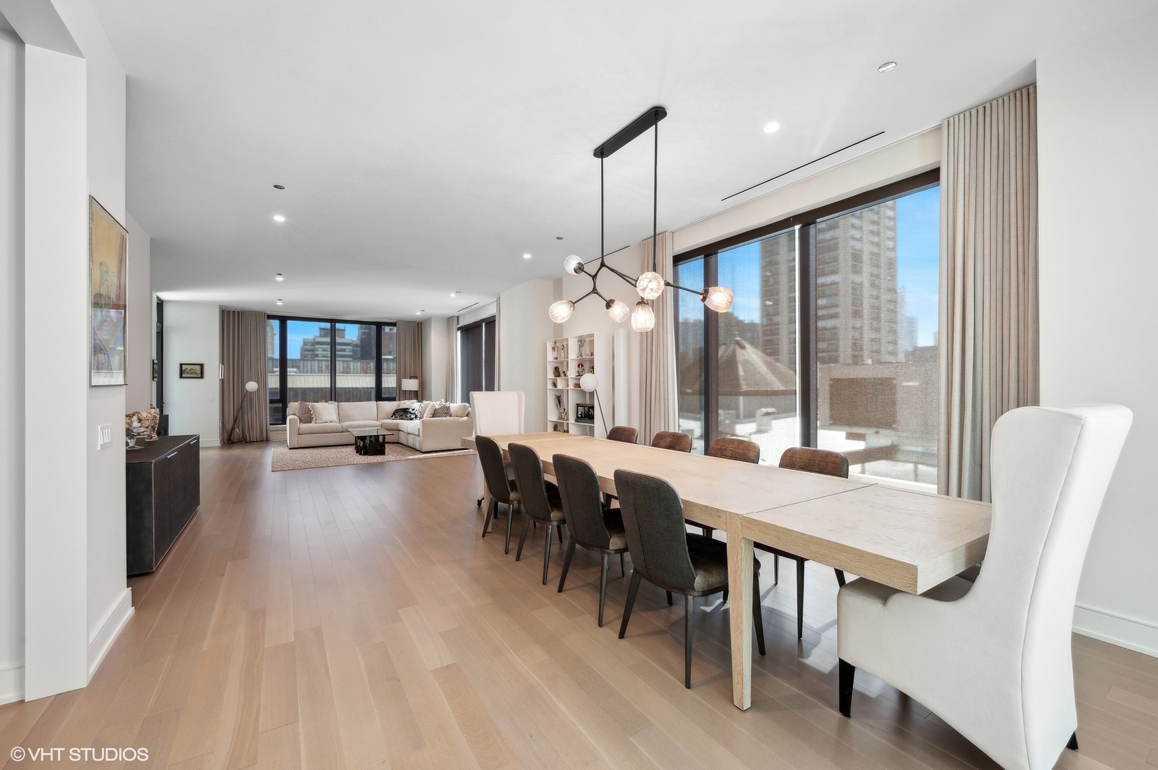 1550 N Clark Street Unit: 704