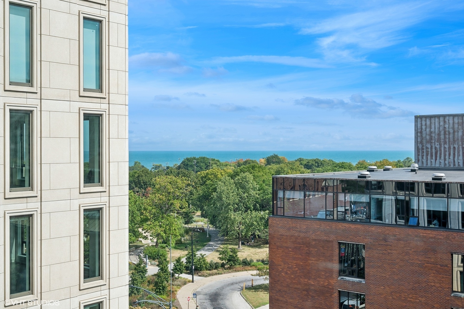 1550 N Clark Street Unit: 704