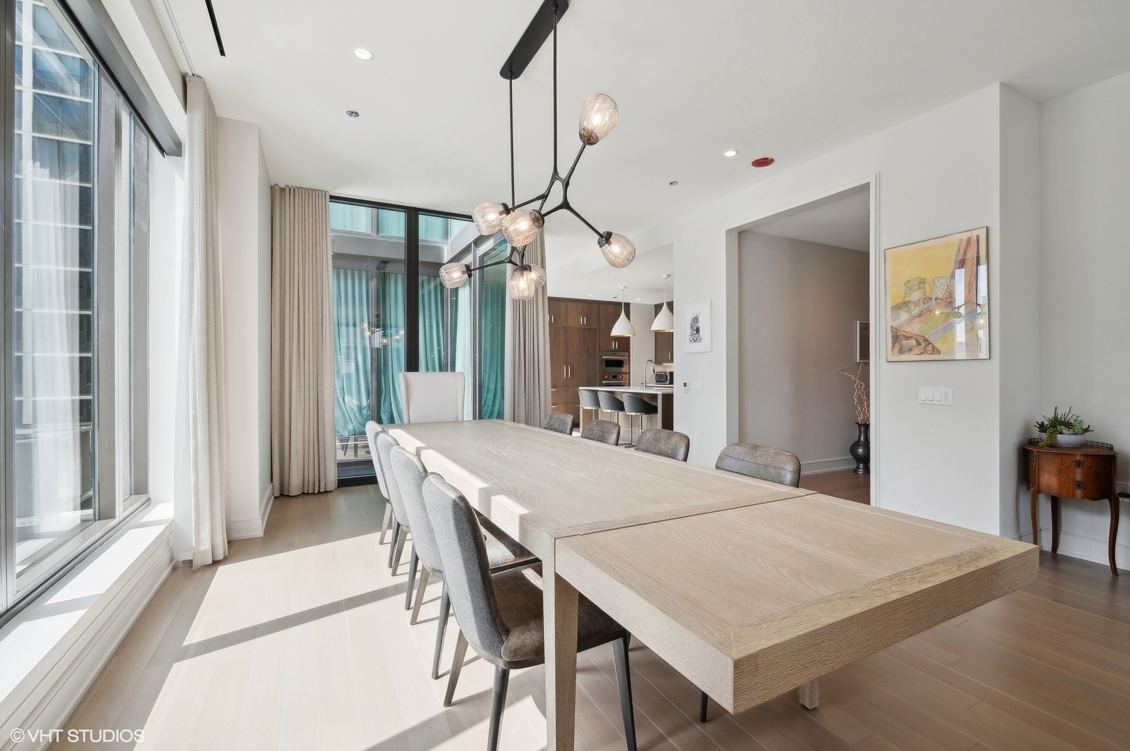 1550 N Clark Street Unit: 704