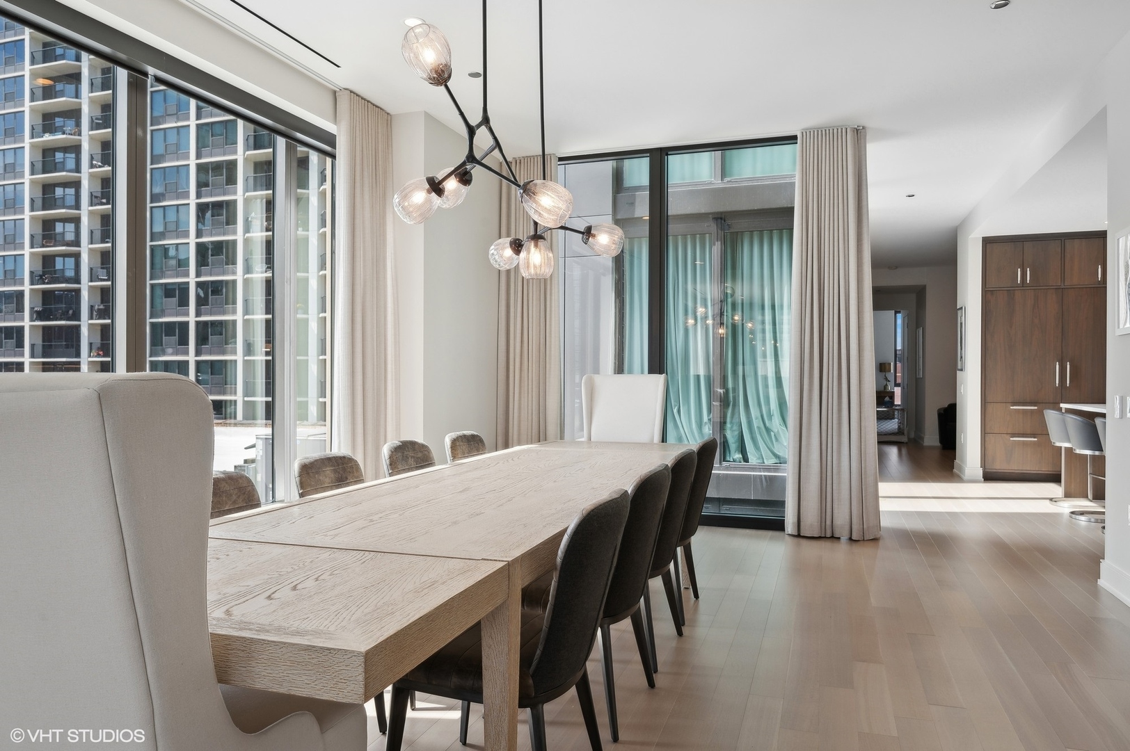 1550 N Clark Street Unit: 704