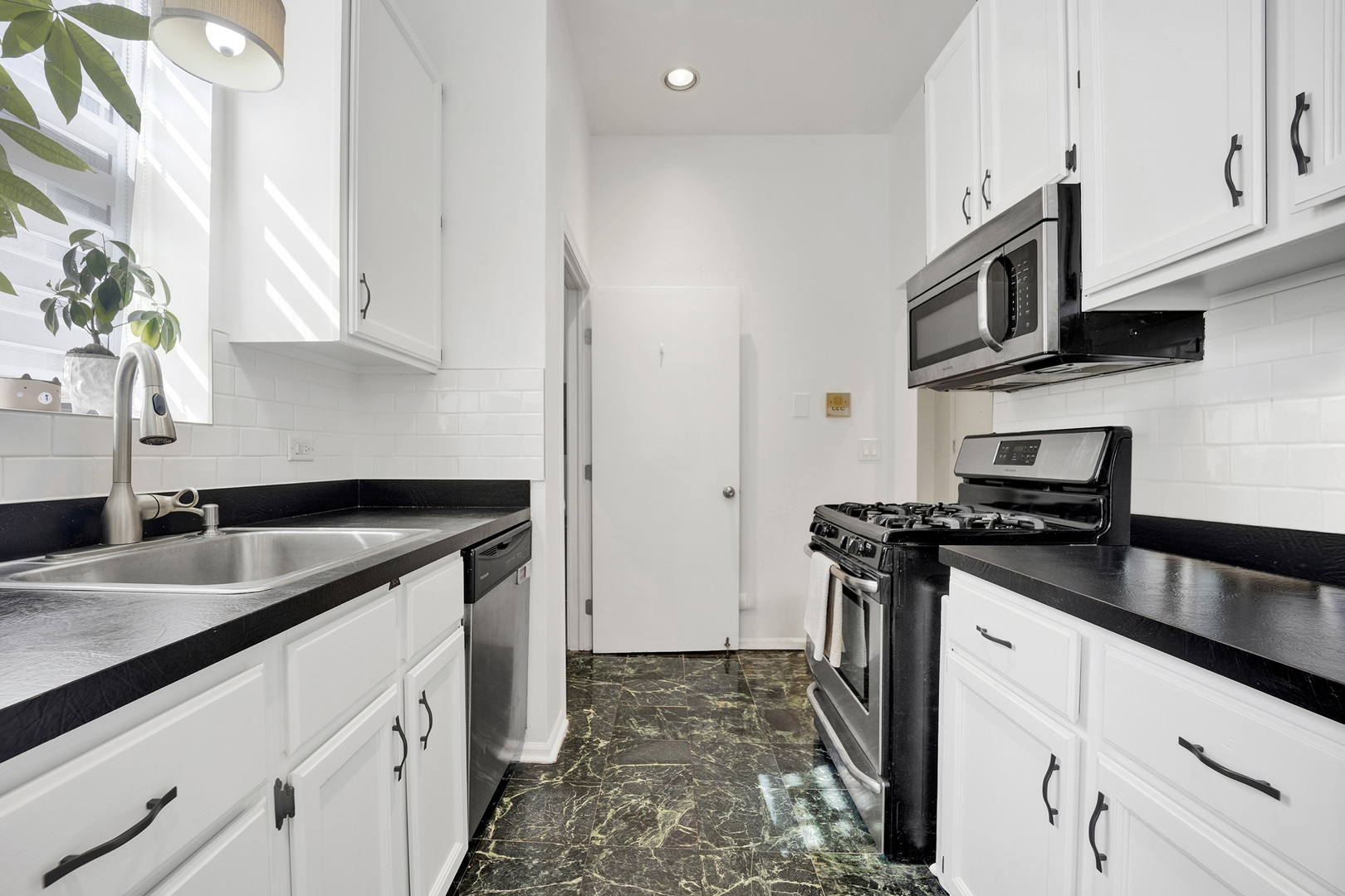 4619 N MAGNOLIA Avenue Unit: 3