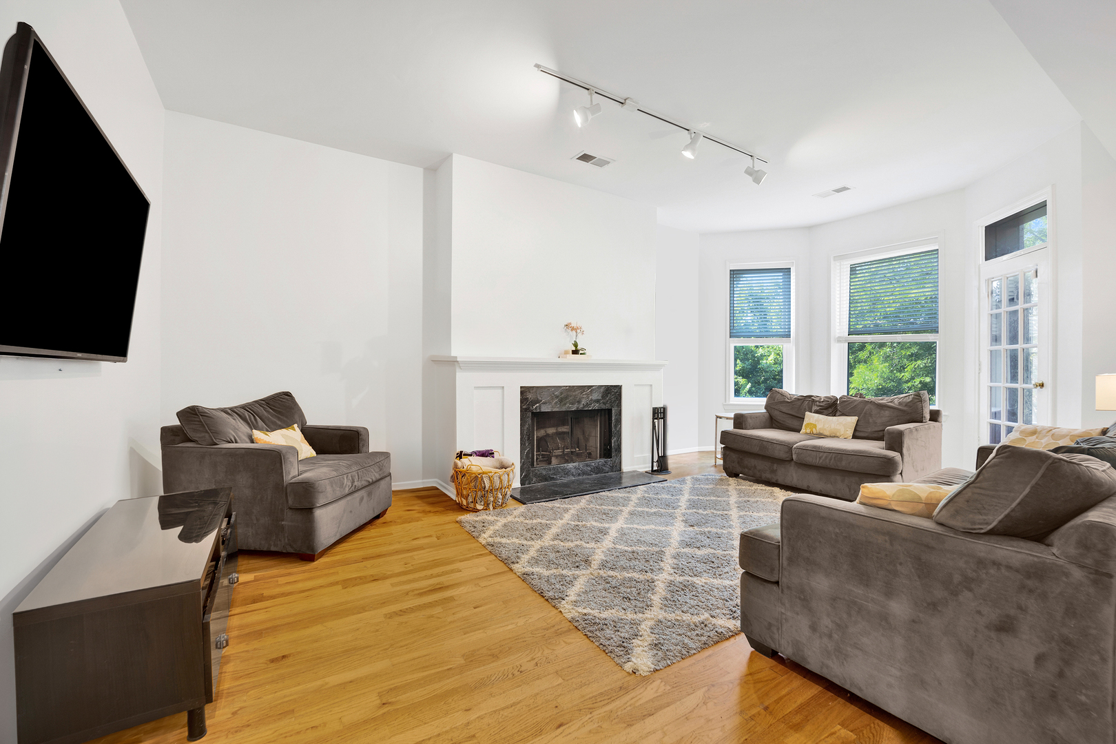 4619 N MAGNOLIA Avenue Unit: 3