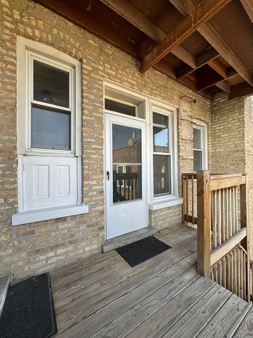 6446 N Claremont Avenue Unit: 3