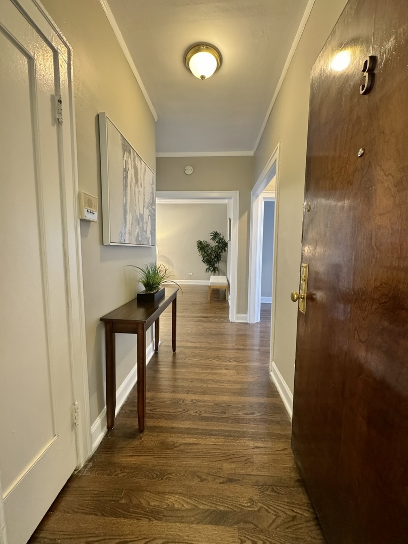 6446 N Claremont Avenue Unit: 3