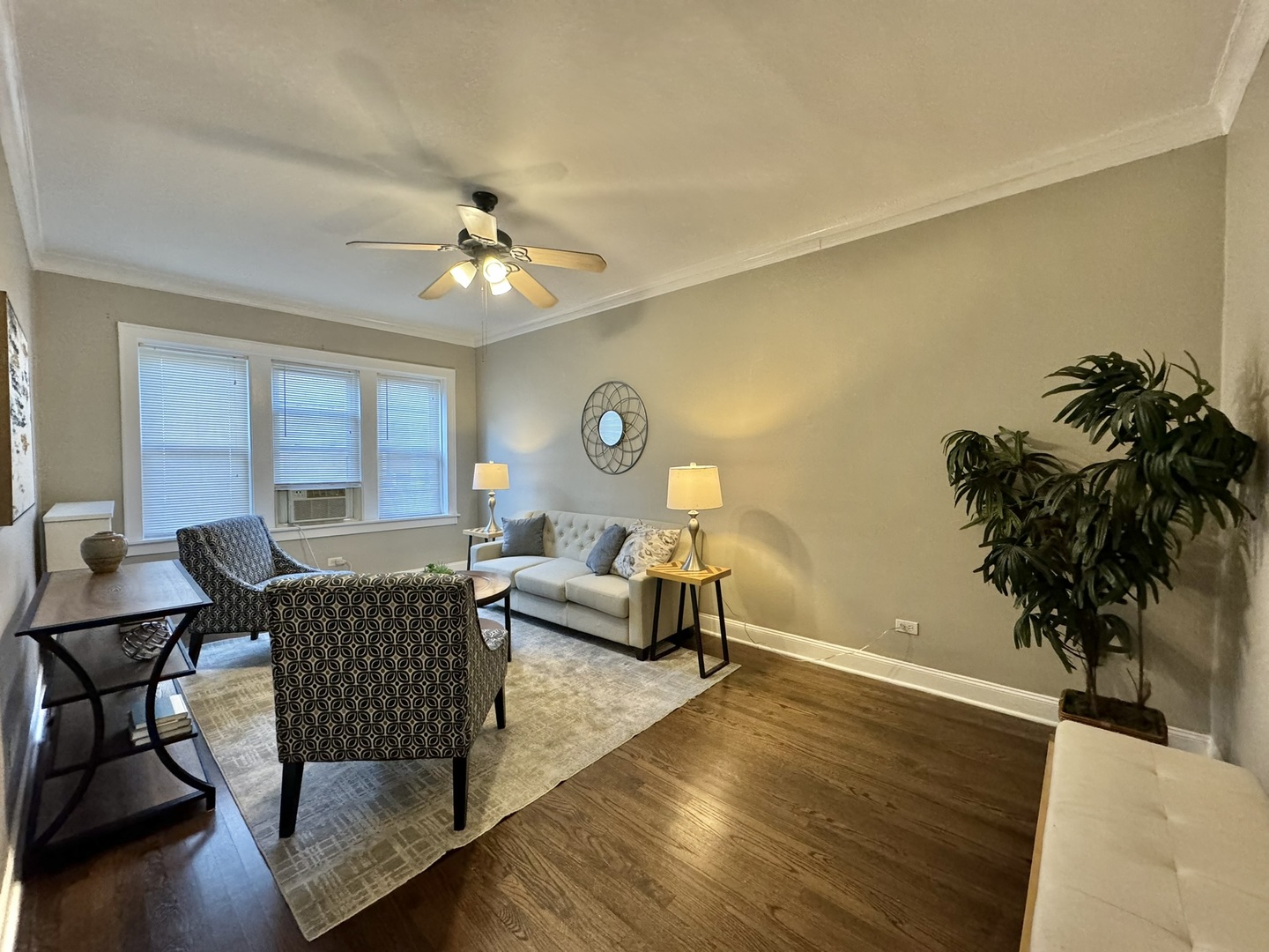 6446 N Claremont Avenue Unit: 3
