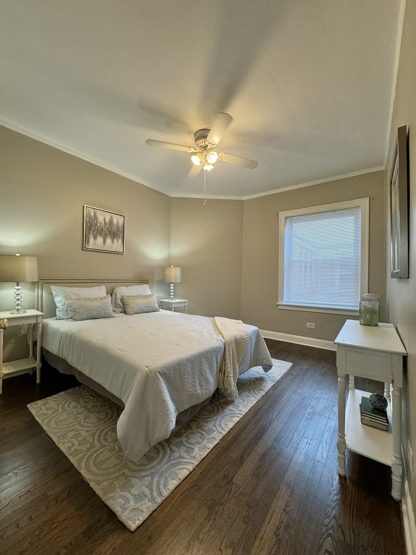 6446 N Claremont Avenue Unit: 3