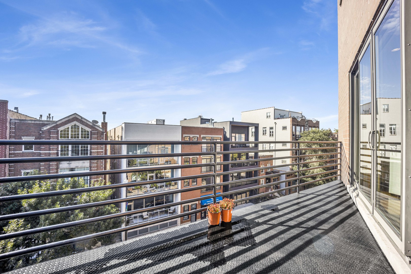 2028 W Belmont Avenue Unit: 4E