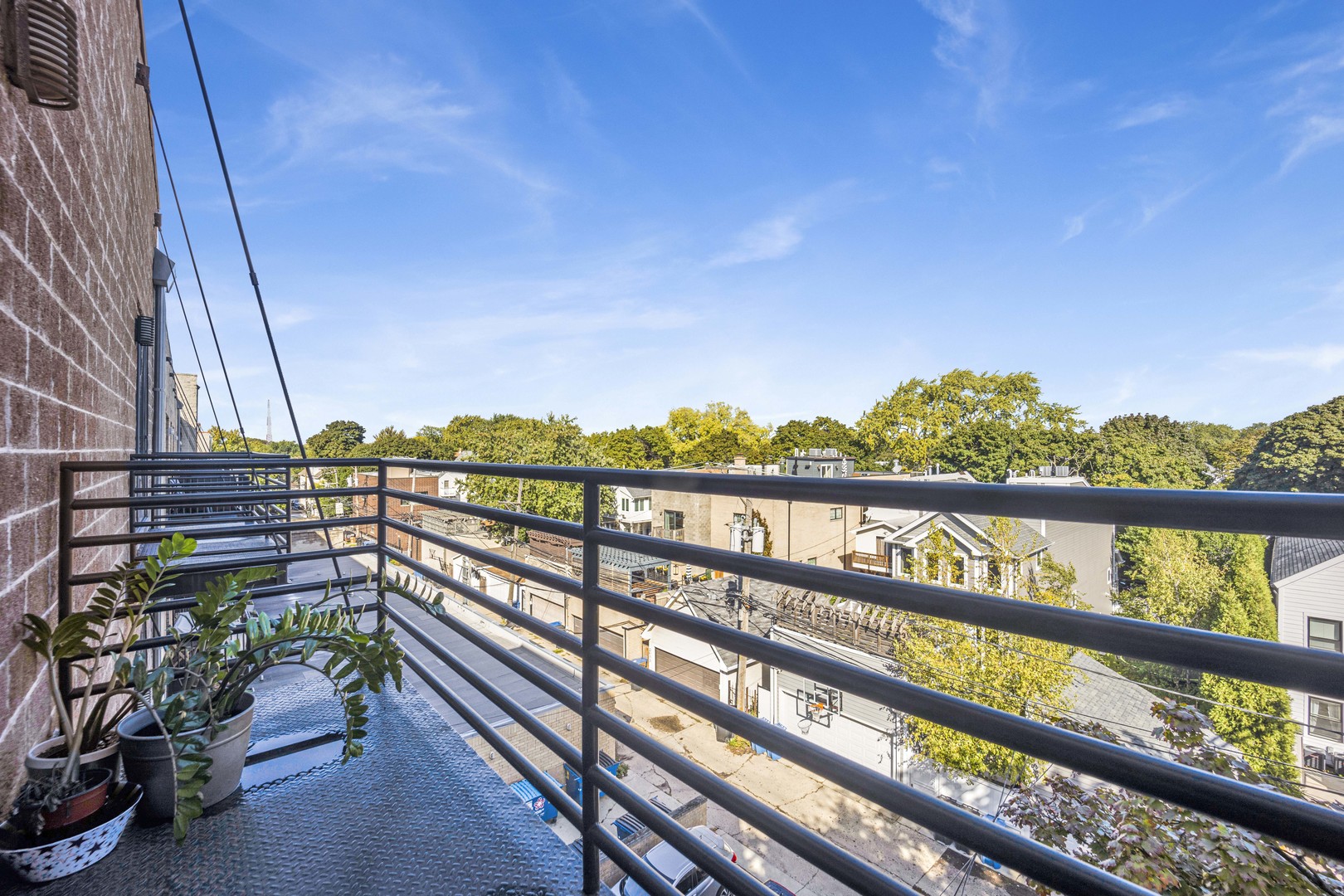 2028 W Belmont Avenue Unit: 4E