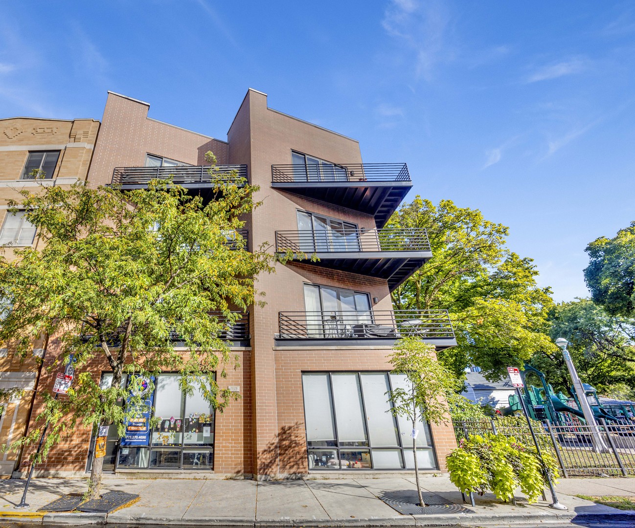 2028 W Belmont Avenue Unit: 4E