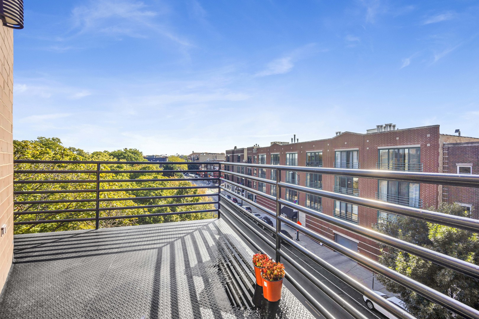 2028 W Belmont Avenue Unit: 4E