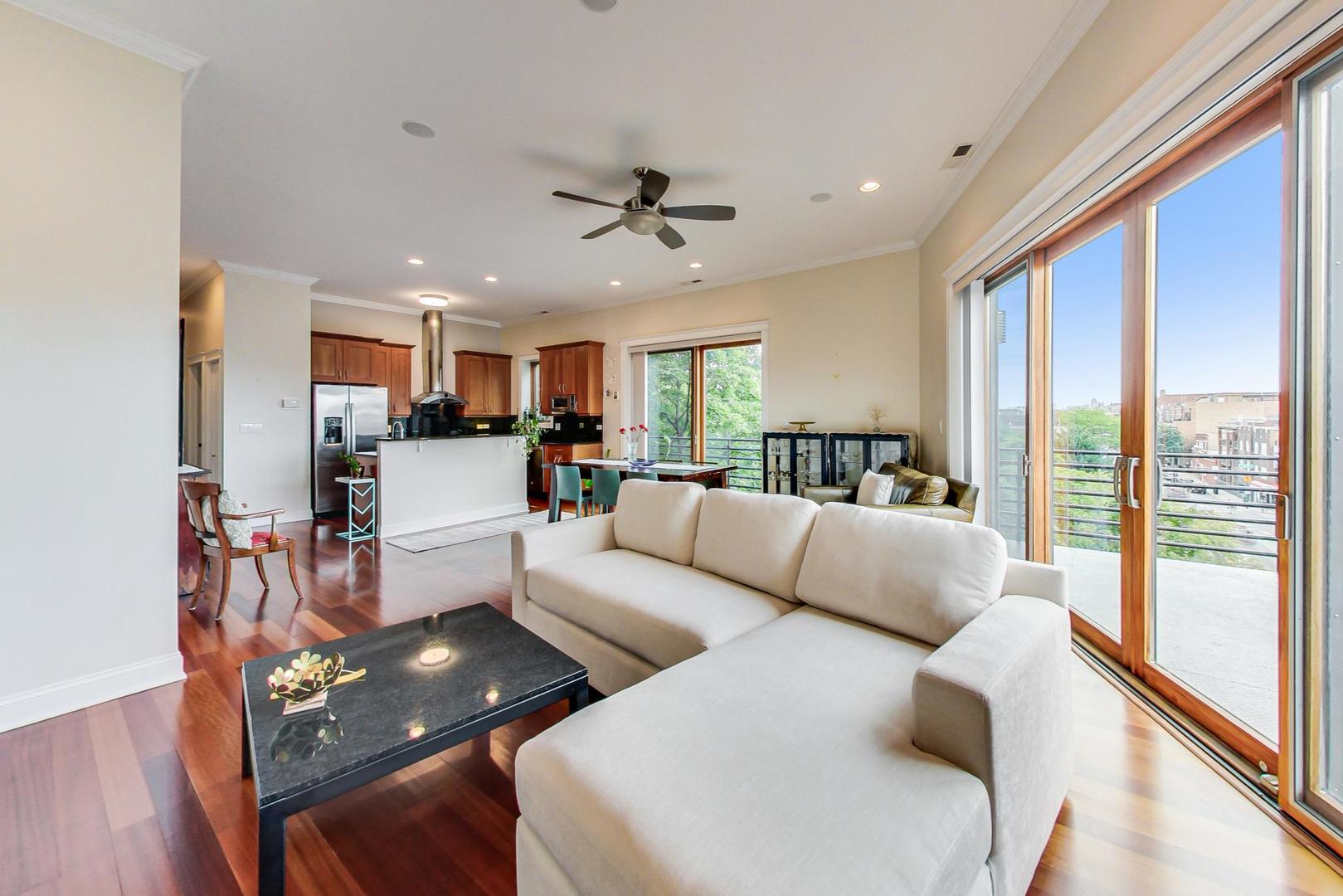 2028 W Belmont Avenue Unit: 4E