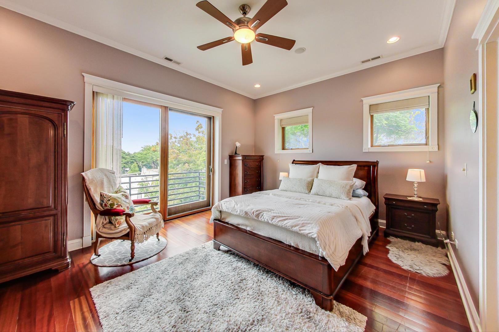 2028 W Belmont Avenue Unit: 4E