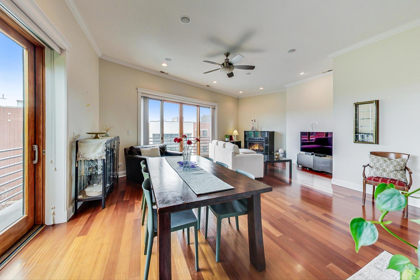 2028 W Belmont Avenue Unit: 4E